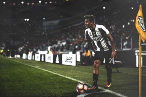 开云体育登录网站入口-东亚杯中国青年队平局 球迷鼓励表现积极，中国队东亚杯冠军