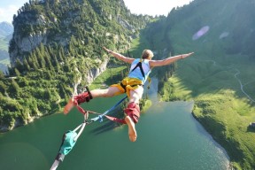 开云体育在线赛事直播-台球传奇丁俊晖晋级世锦赛八强，台球世锦赛丁俊晖赛况直播