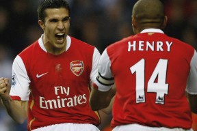 开云真人-区域压迫与人盯人防守混合布置，区域防守和盯人防守